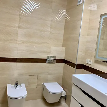 Апартаменты в центрі з парковкою